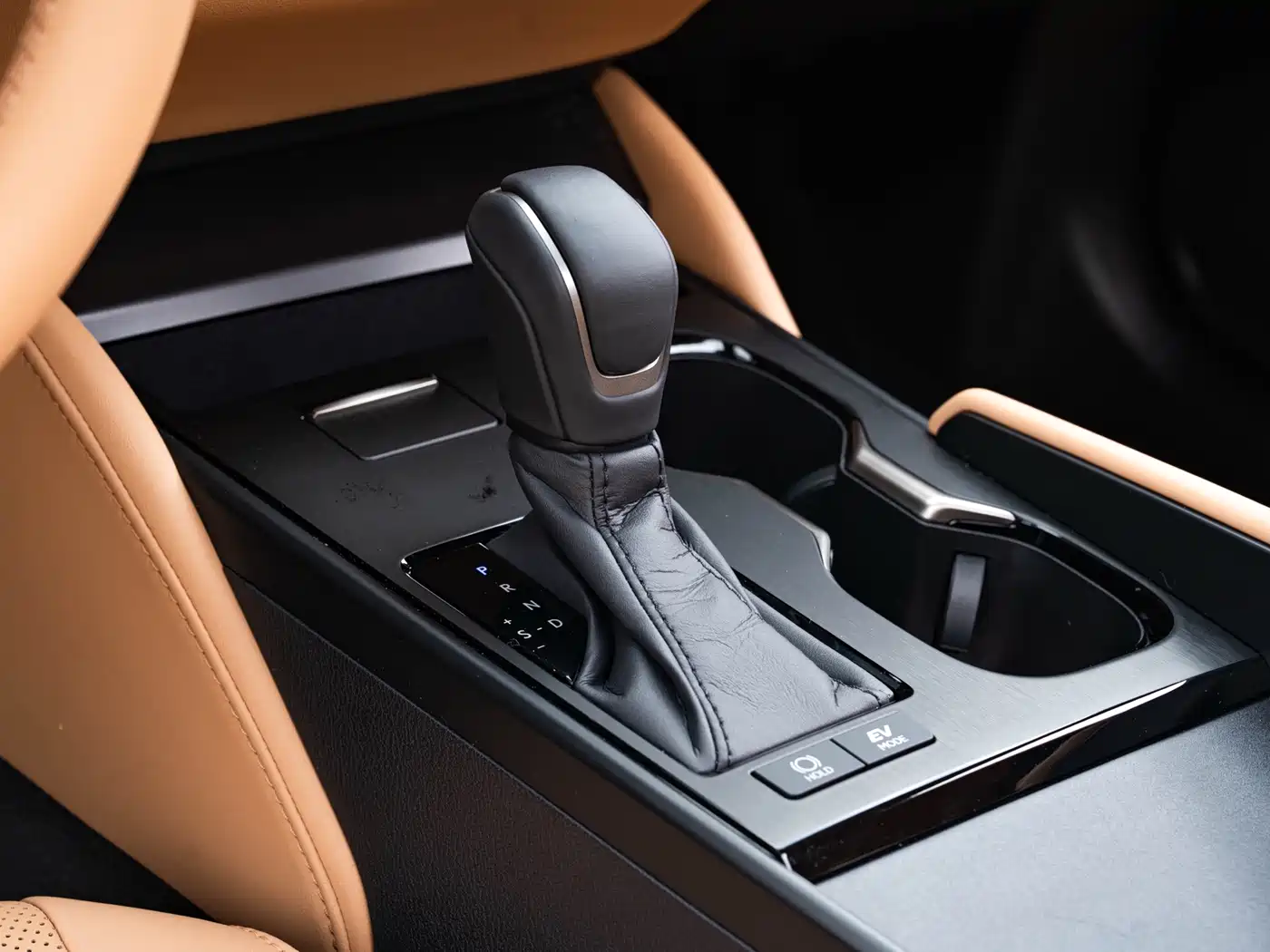 Lexus ES 2025 300h Ultimate Edition фото 15