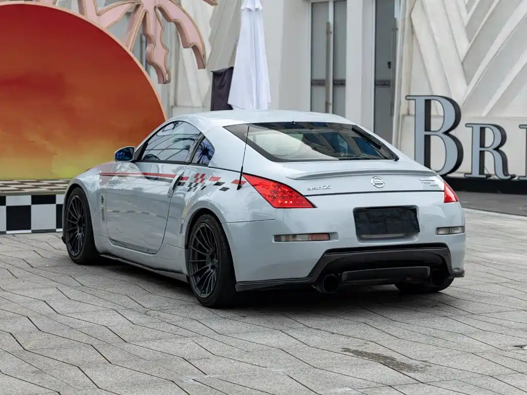 Фото 6 - Nissan 350Z