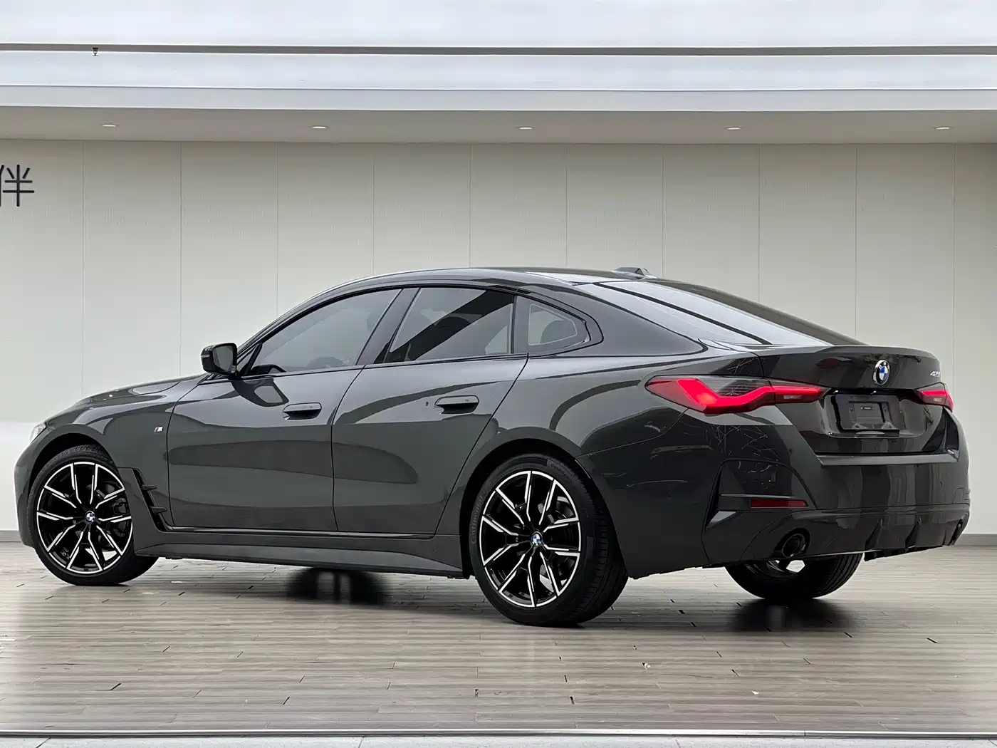 BMW 4 Series 2023 425i Gran Coupe M Sport Shadowline Package фото 14