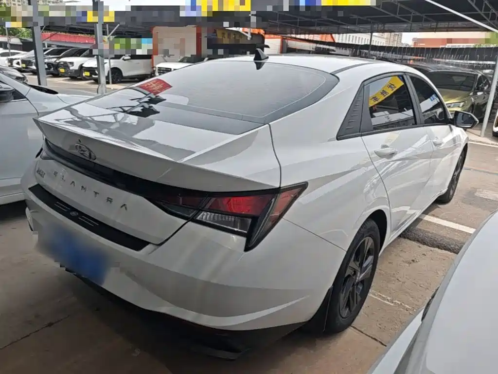 Hyundai Elantra 2022 1.5L CVT GLS Leading Edition фото 7