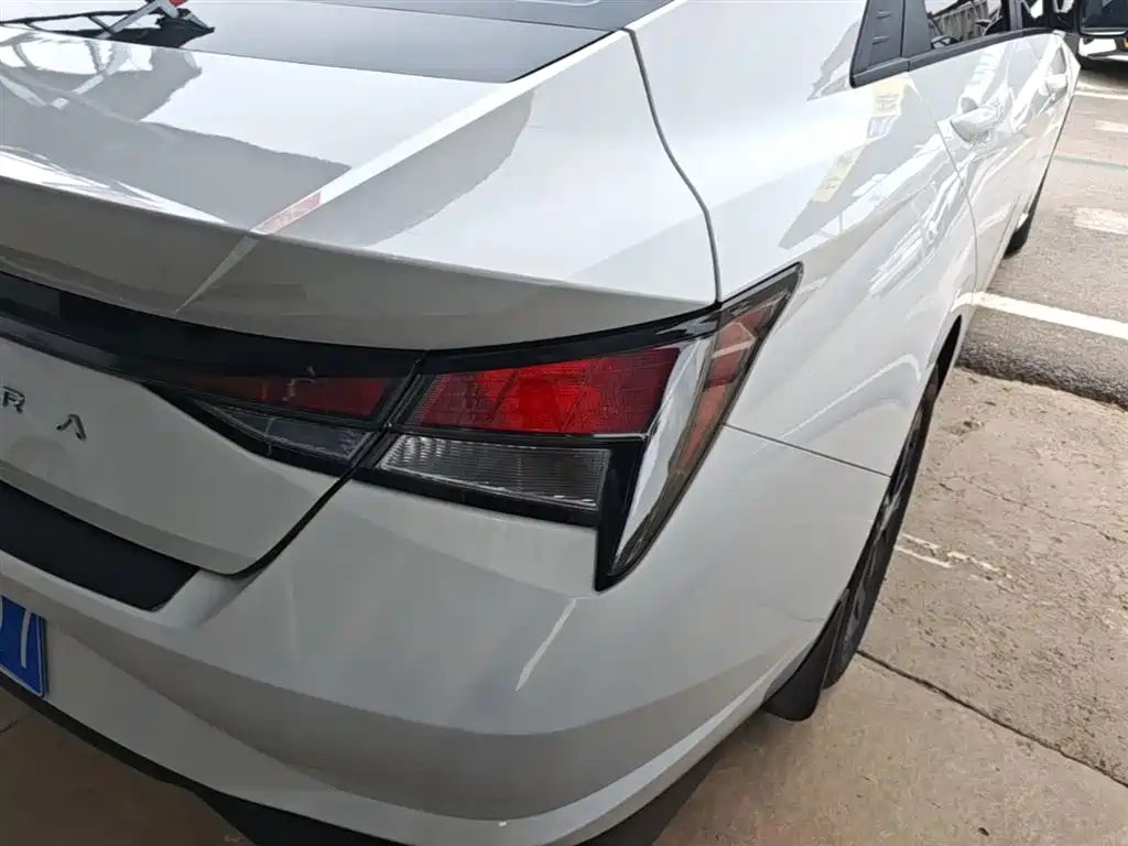 Hyundai Elantra 2022 1.5L CVT GLS Leading Edition фото 8