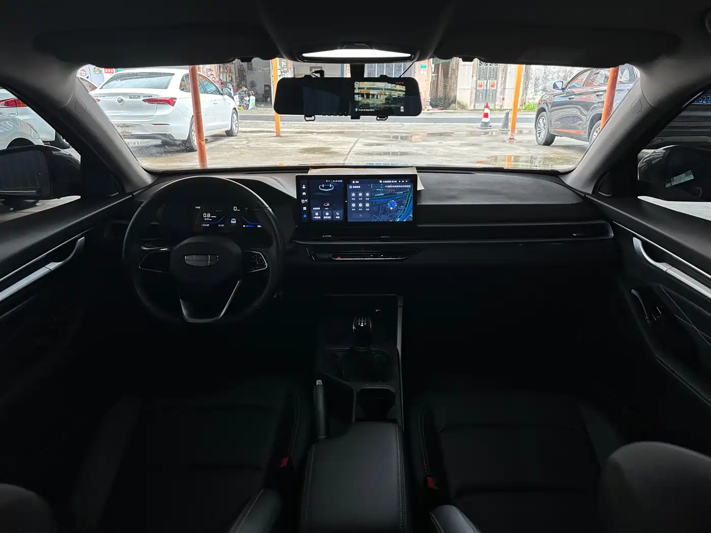 Фото 12 - Geely Emgrand