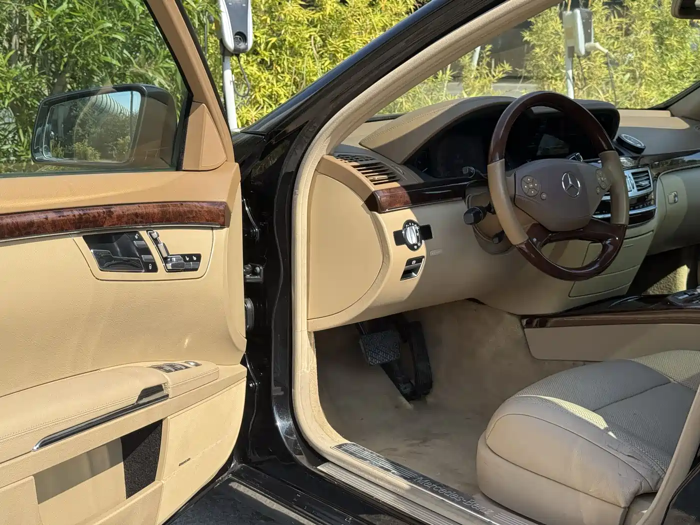 Mercedes-Benz S-Class 2012 S 300 L Luxury Grand Edition фото 4
