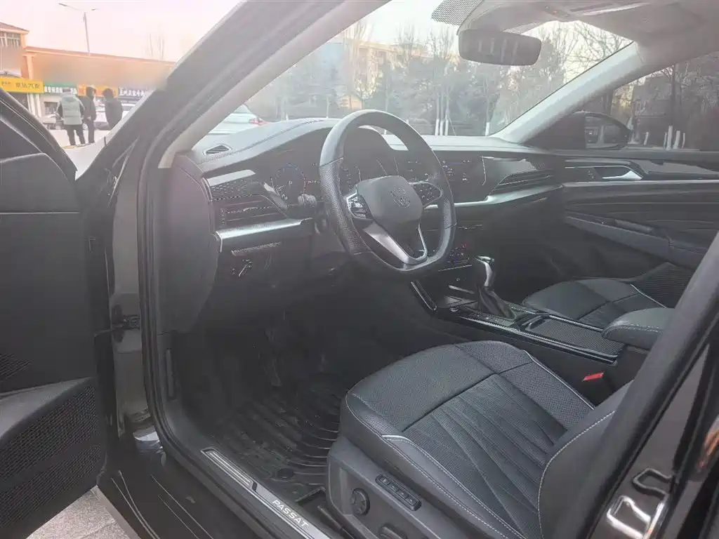 Volkswagen Passat 2023 Facelift 380TSI Luxury Edition фото 9
