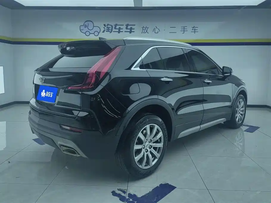 CADILLAC XT4