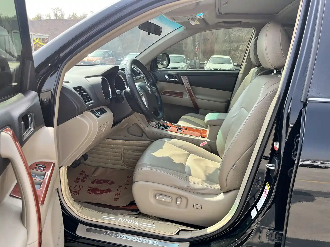 Toyota Highlander 2013 2.7L 2WD 7-seater Purple Gold Edition фото 2