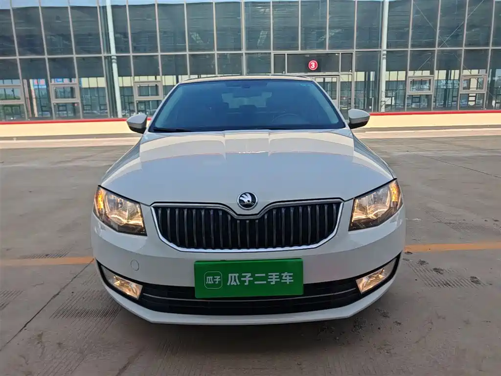 Škoda Octavia 2015 1.4TSI DSG Elegance Edition фото 3