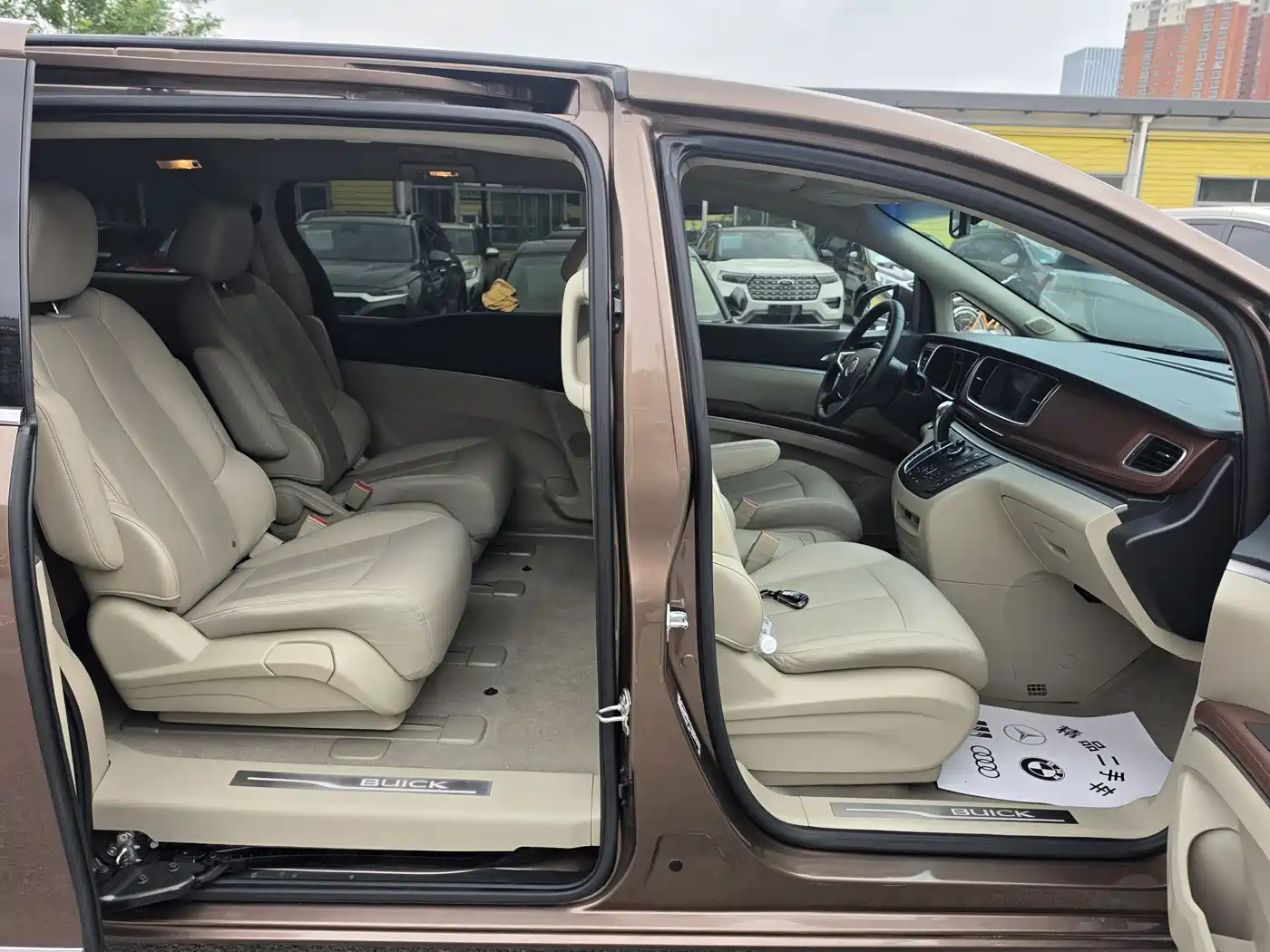 Buick GL8 2018 28T Premium Model China VI фото 13