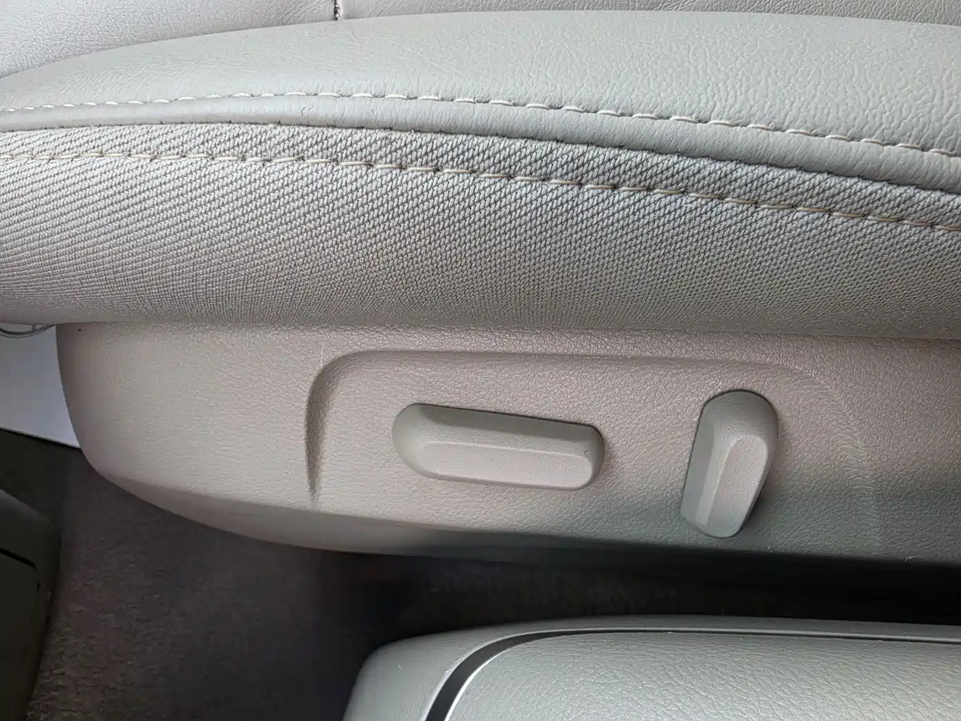 Buick GL8 2018 28T Premium Model China VI фото 5