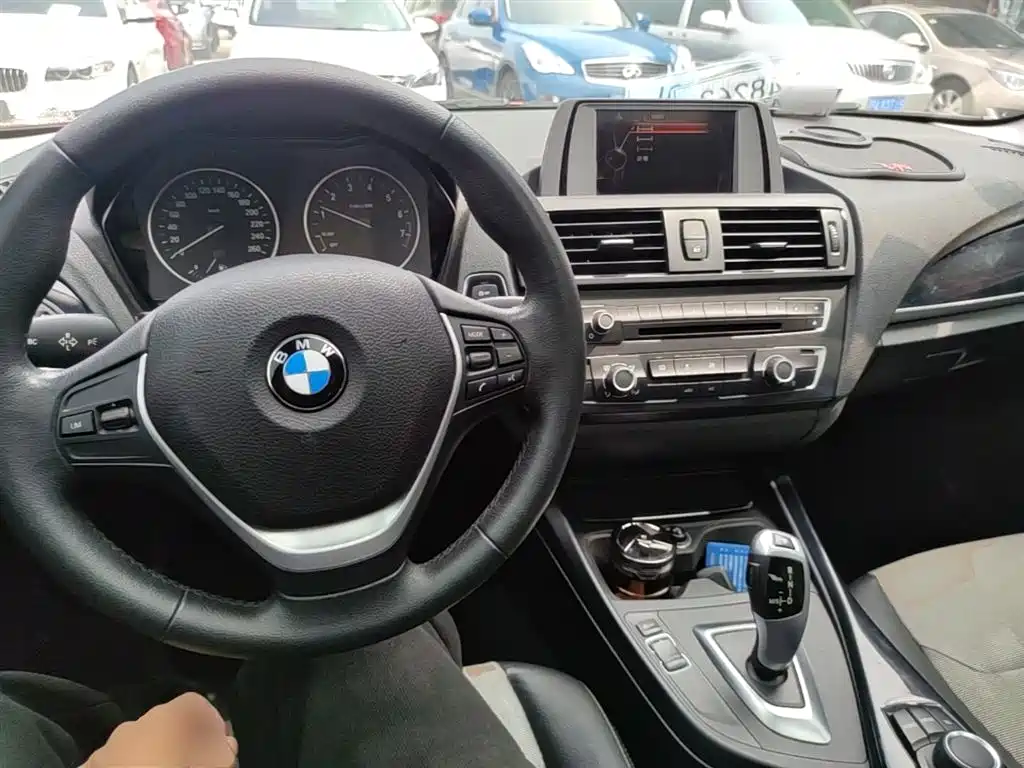 BMW 1 Series (Import) 2013 Facelift 116i Urban Model фото 10