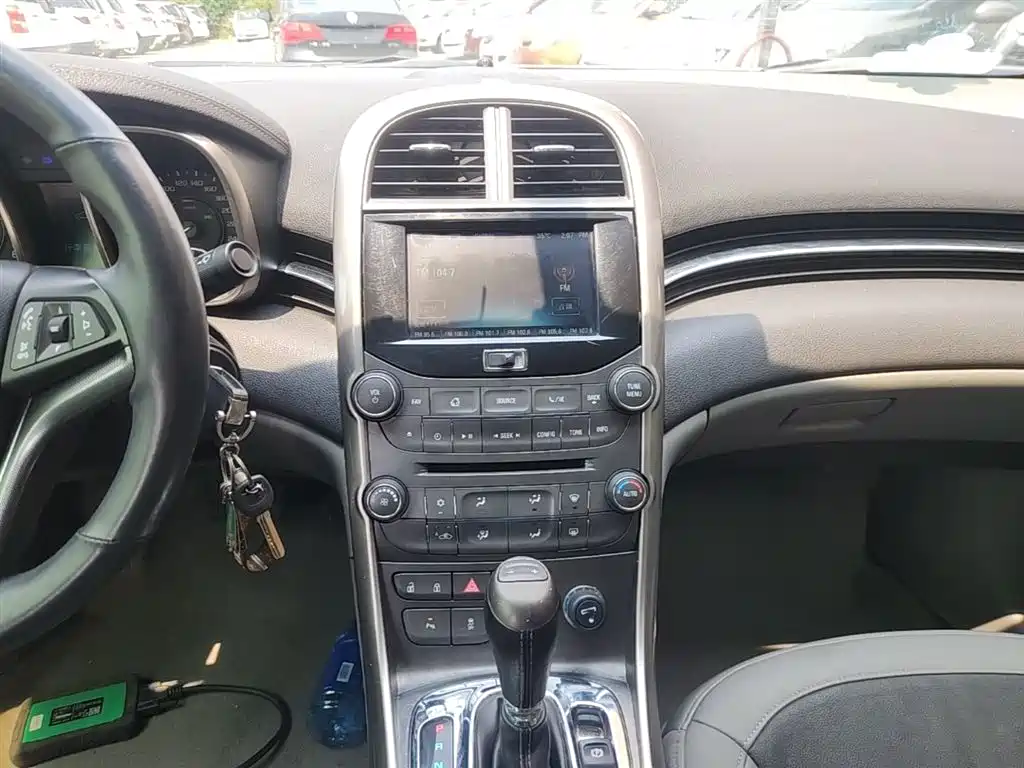 Chevrolet Malibu 2013 2.0L Automatic Luxury Edition фото 13
