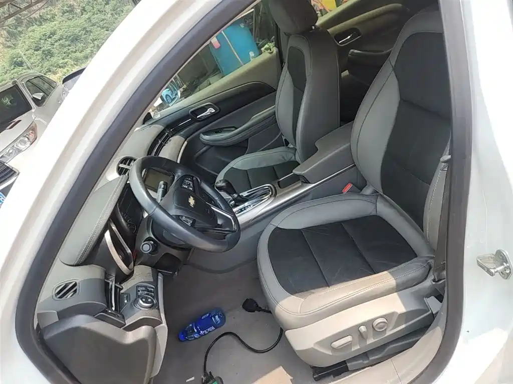 Chevrolet Malibu 2013 2.0L Automatic Luxury Edition фото 15