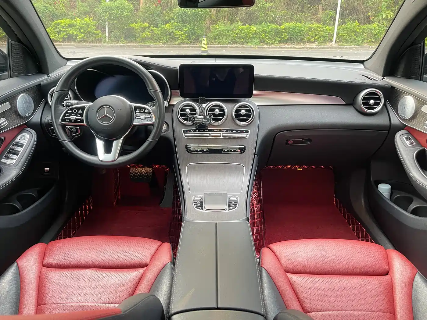 Mercedes-Benz GLC Coupe 2020 GLC 300 4MATIC Coupe SUV фото 11