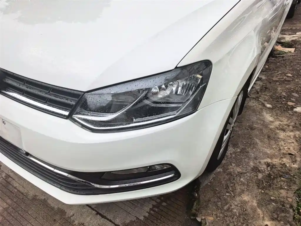 Volkswagen Polo 2016 1.6L Automatic Comfort фото 24