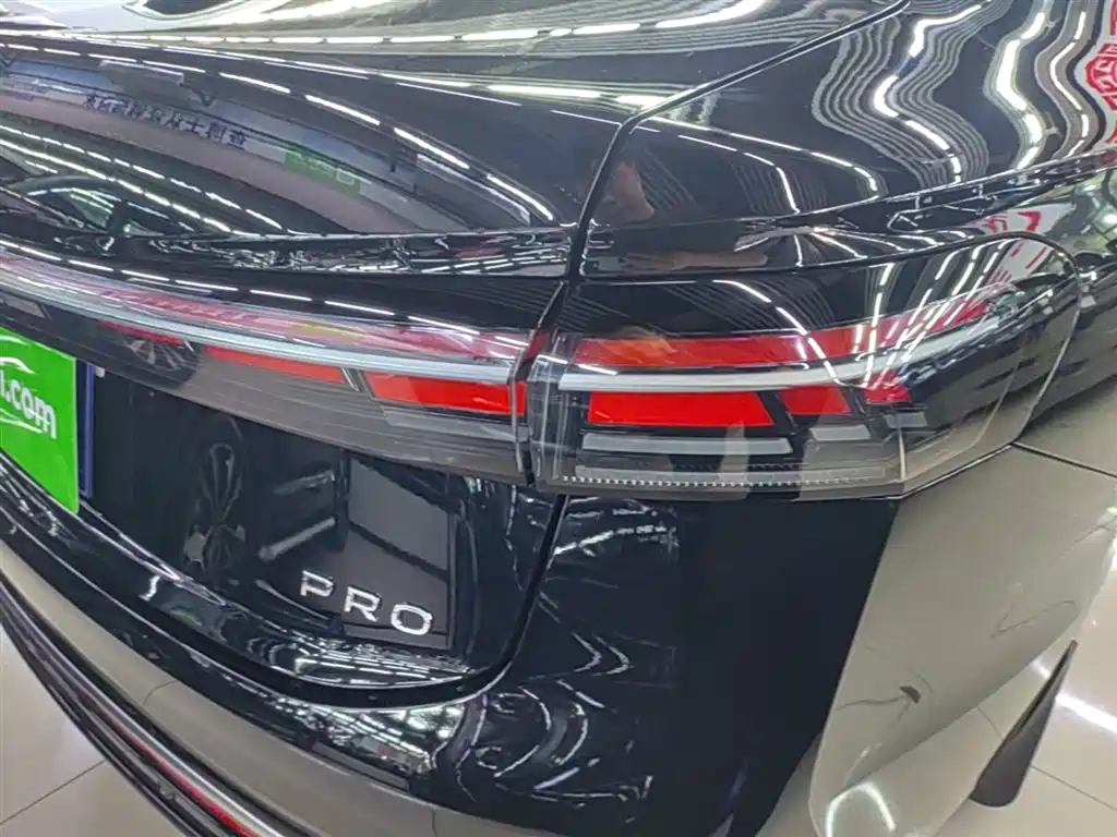 Volkswagen Passat 2025 Pro 380TSI Dragon Glory Edition фото 8