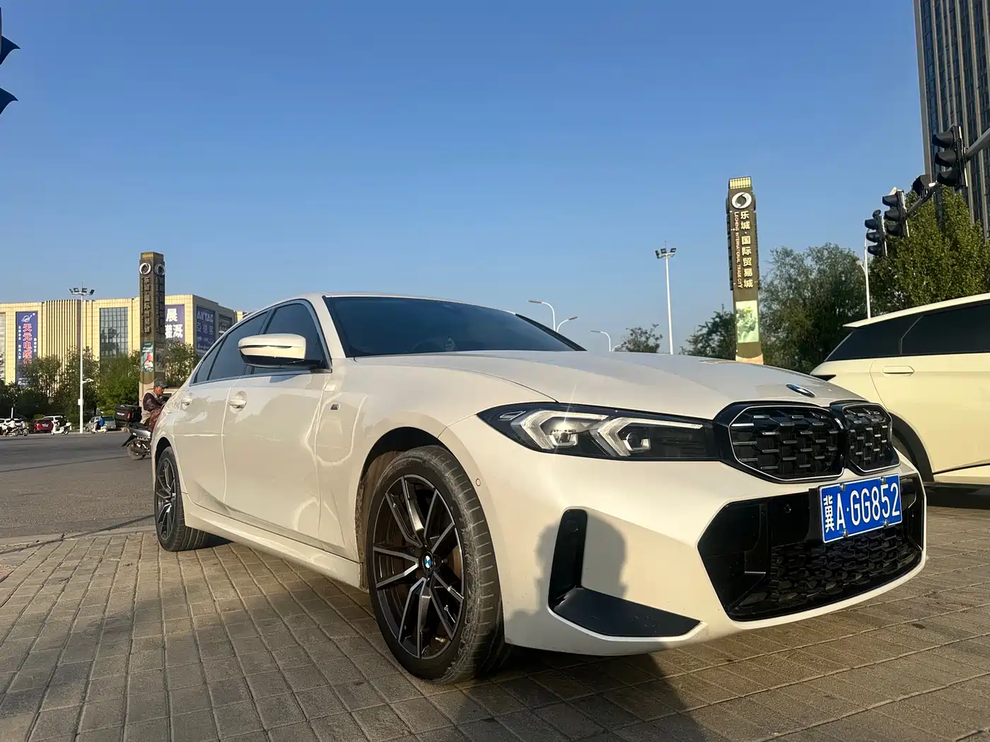 BMW 3 Series 2023 325Li M Sport Package фото 3
