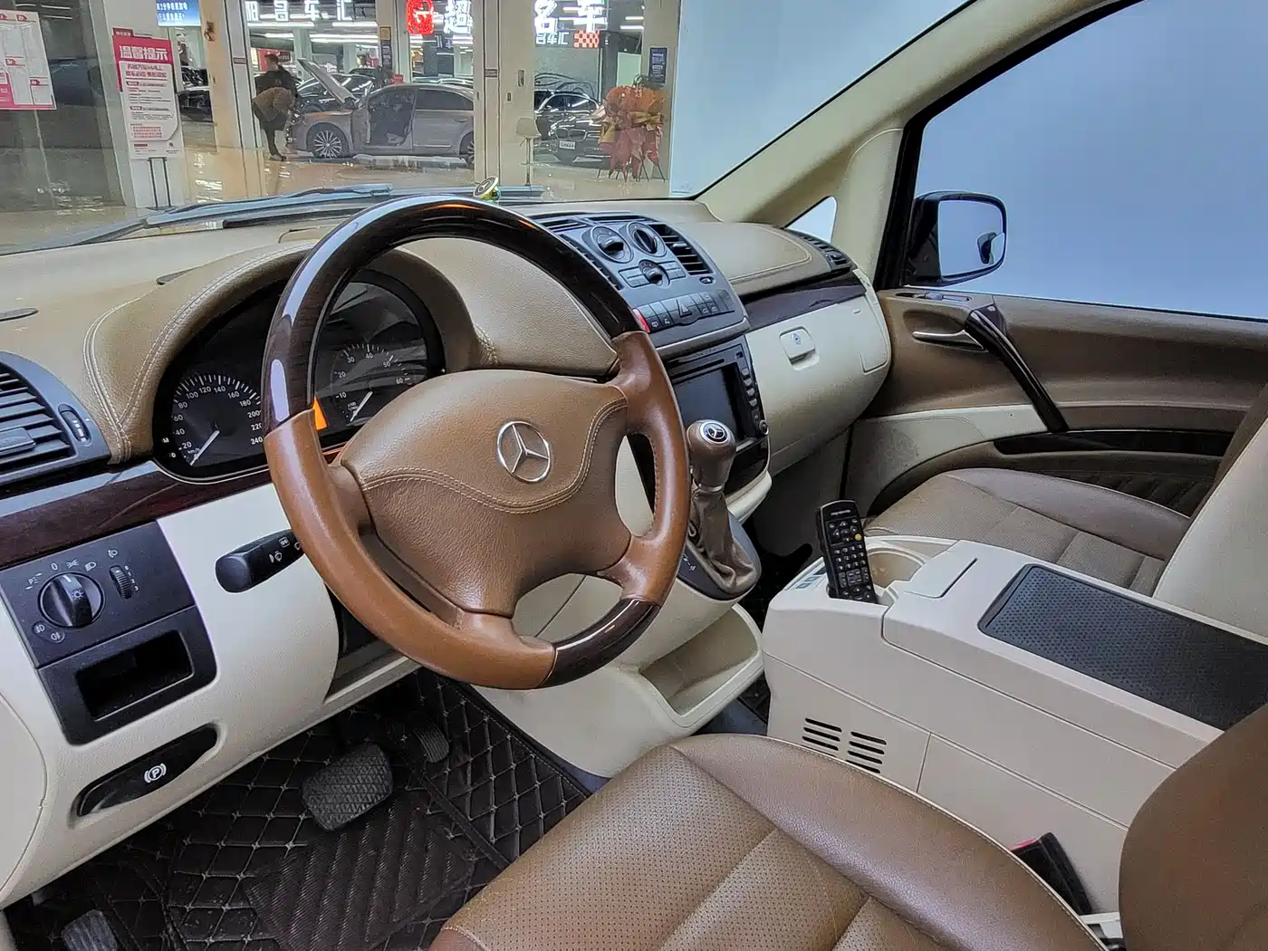 Mercedes-Benz Vito 2011 2.5L Business Edition фото 7