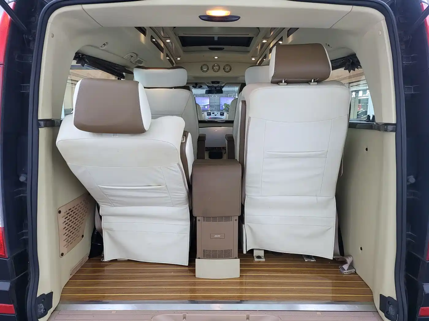 Mercedes-Benz Vito 2011 2.5L Business Edition фото 11