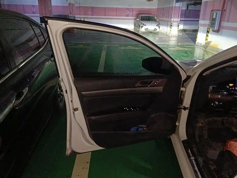 Photo 7 - Volkswagen Lavida