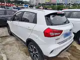Фото 23 - Geely Vision X3