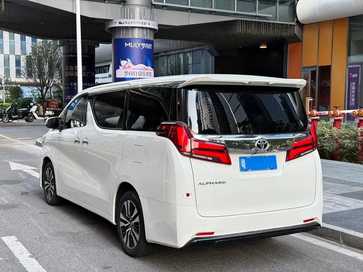 Toyota Alphard 2018 Facelift 3.5L Luxury Edition фото 22
