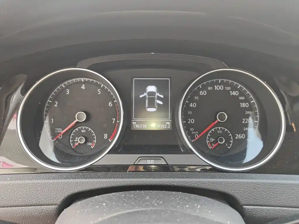 Photo 12 - Volkswagen Golf