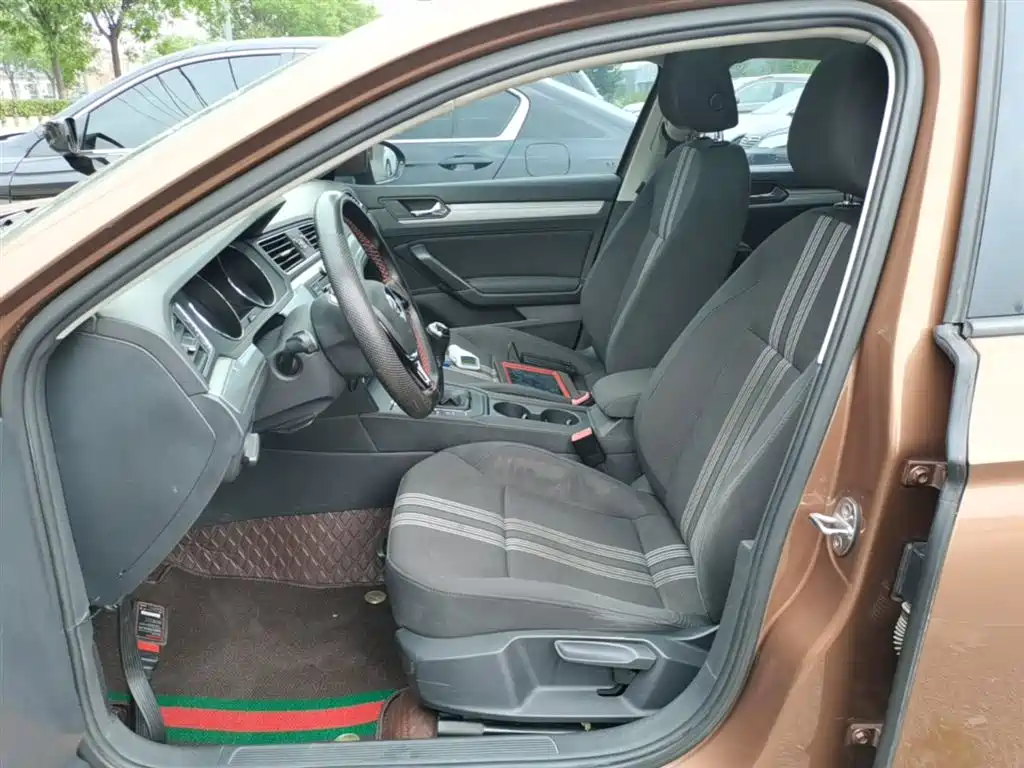 Volkswagen Lamando 2017 230TSI Manual Trend Edition фото 15