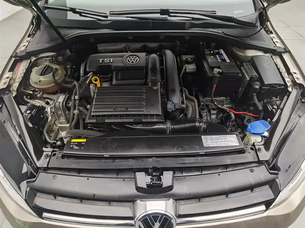 Volkswagen Golf 2016 230TSI Automatic Luxury фото 6