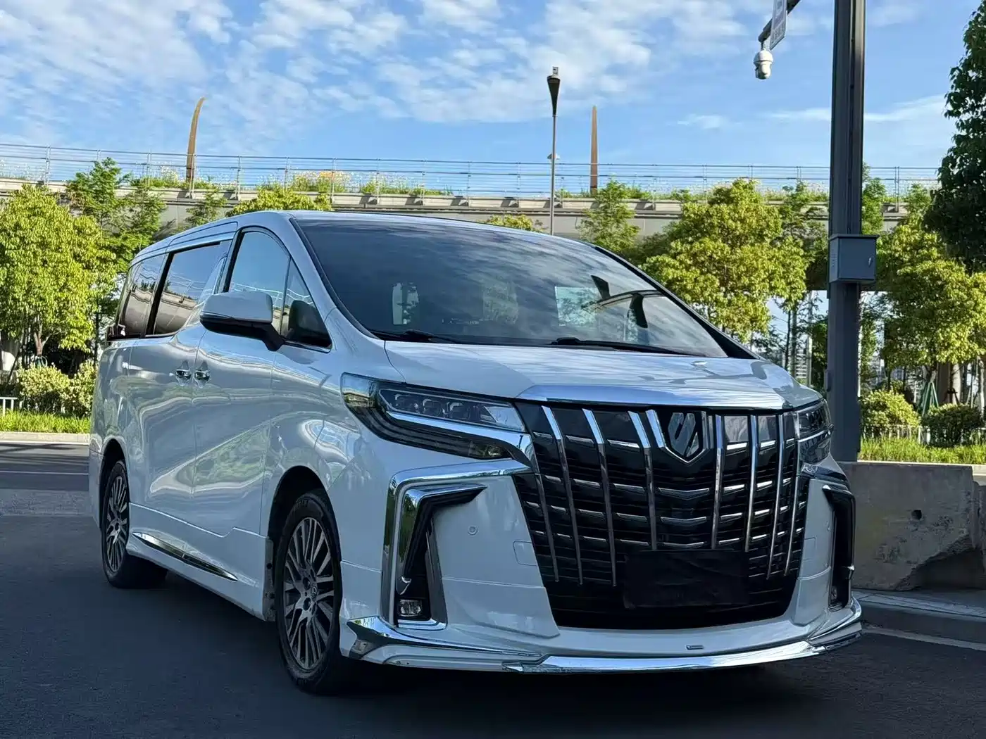 Toyota Alphard 2015 3.5L Luxury Edition фото 3