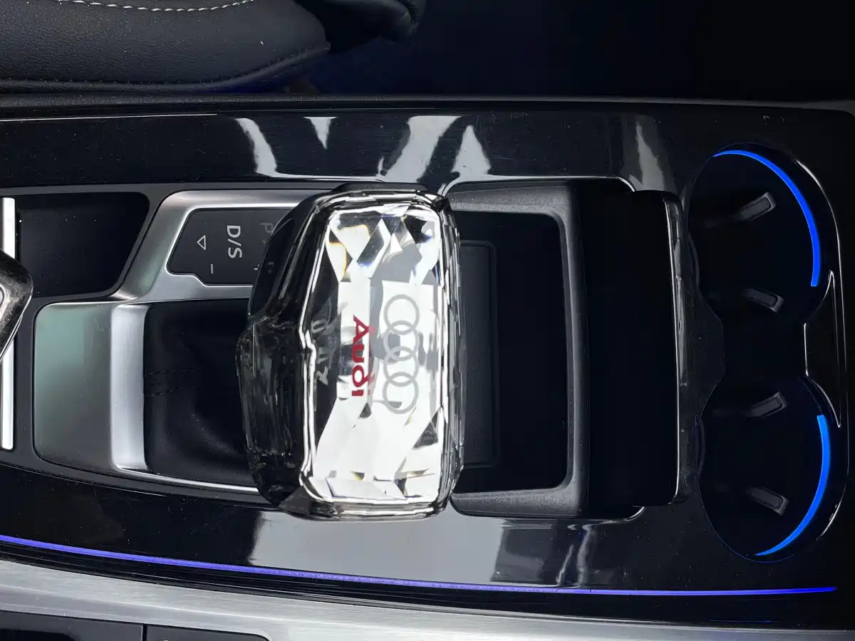 Audi A4L 2020 40 TFSI Fashion Dynamic Edition фото 16