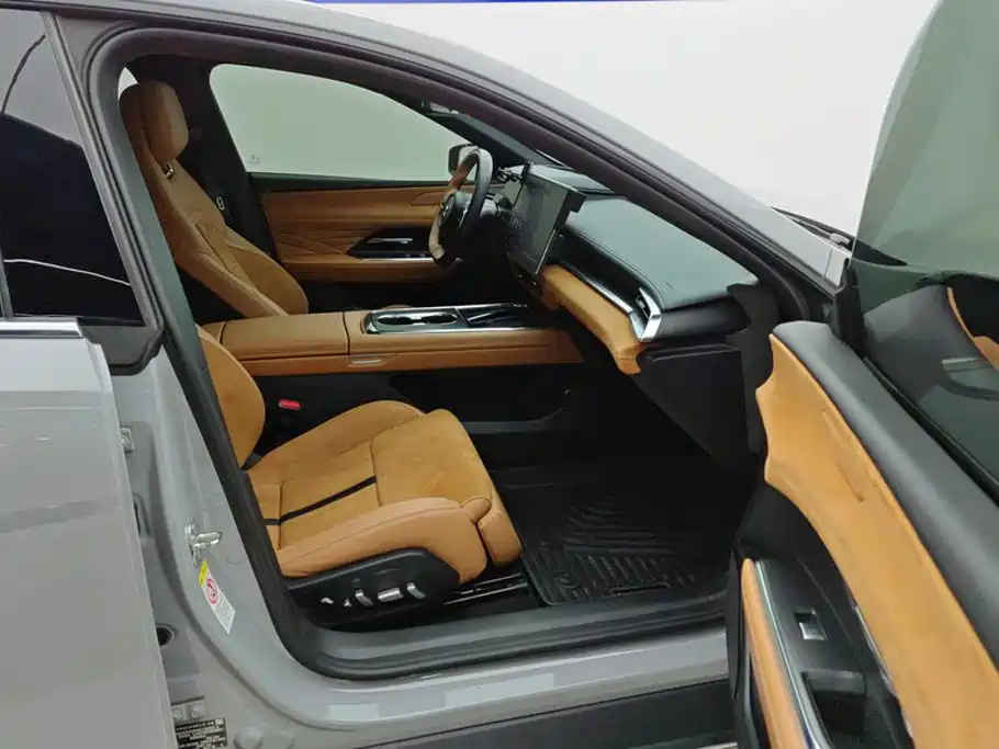 Фото 8 - Mazda EZ-6