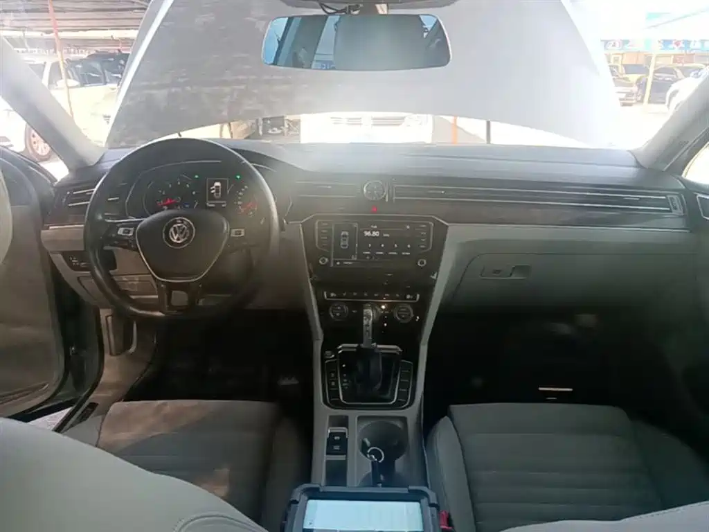 Volkswagen Magotan 2017 330TSI DSG Luxury фото 10