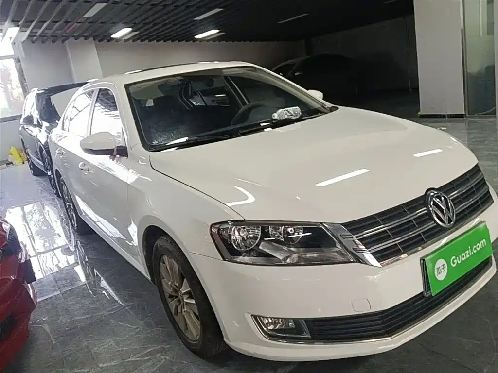 Volkswagen Lavida 2013 Facelift Classic 1.6L Automatic Comfort фото 4