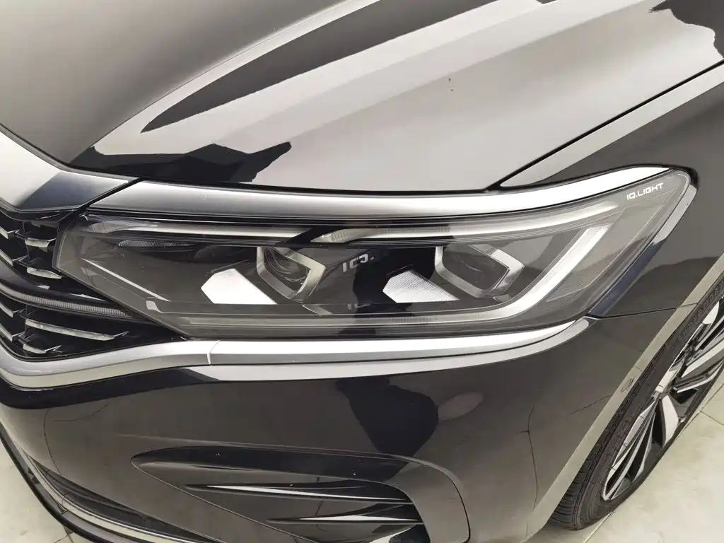Photo 7 - Volkswagen Passat