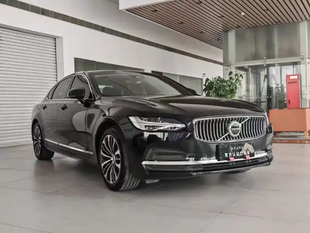 Volvo S90 2025 B5 Zhiyi Luxury Edition — фото 3