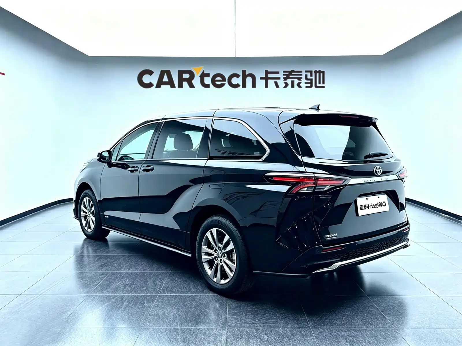 Фото 7 - Toyota Sienna