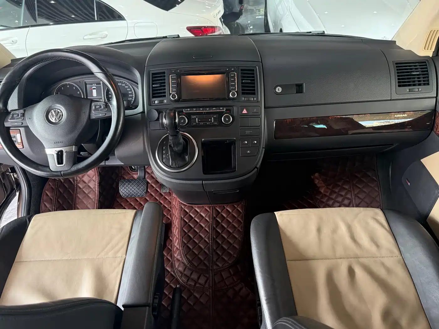 Volkswagen Multivan 2014 2012 2.0TSI 4WD Premium