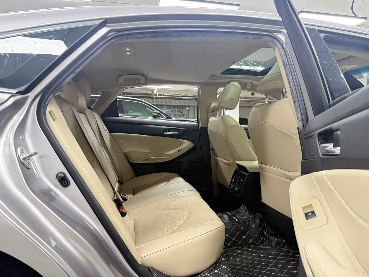 Toyota Avalon 2019 2.0L XLE Premium Edition (China VI) фото 9