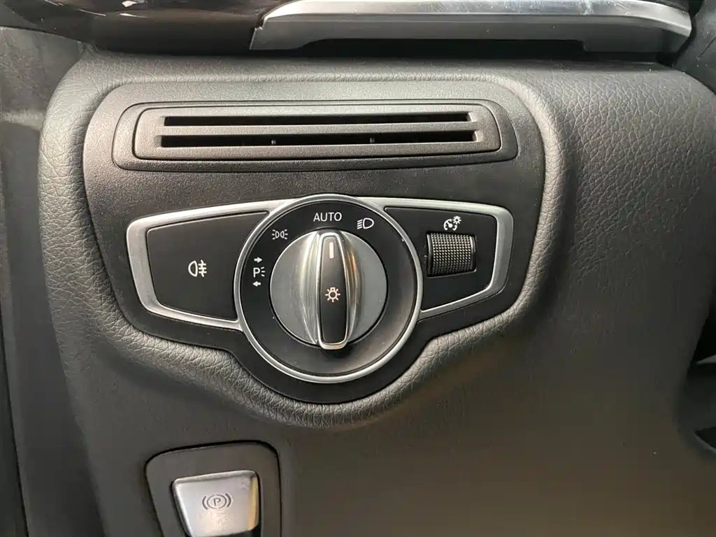 Mercedes-Benz V-Class 2017 Model V 260 Pilot Edition фото 19