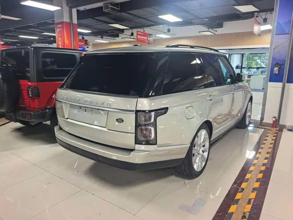 Фото 10 - Land Rover Range Rover