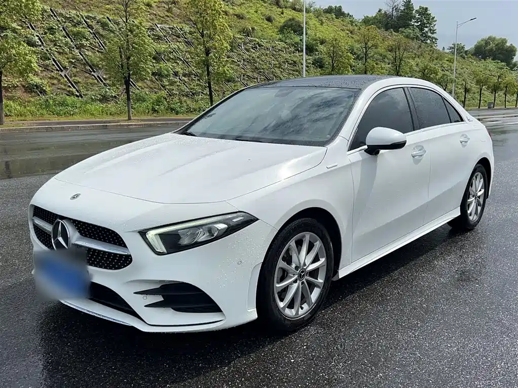 Mercedes-Benz A-Class 2021 A 200 L Sport Sedan Fashion Edition фото 23