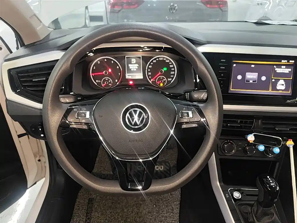 Volkswagen Polo 2021 Plus 1.5L Automatic Colorful Tech Edition фото 11