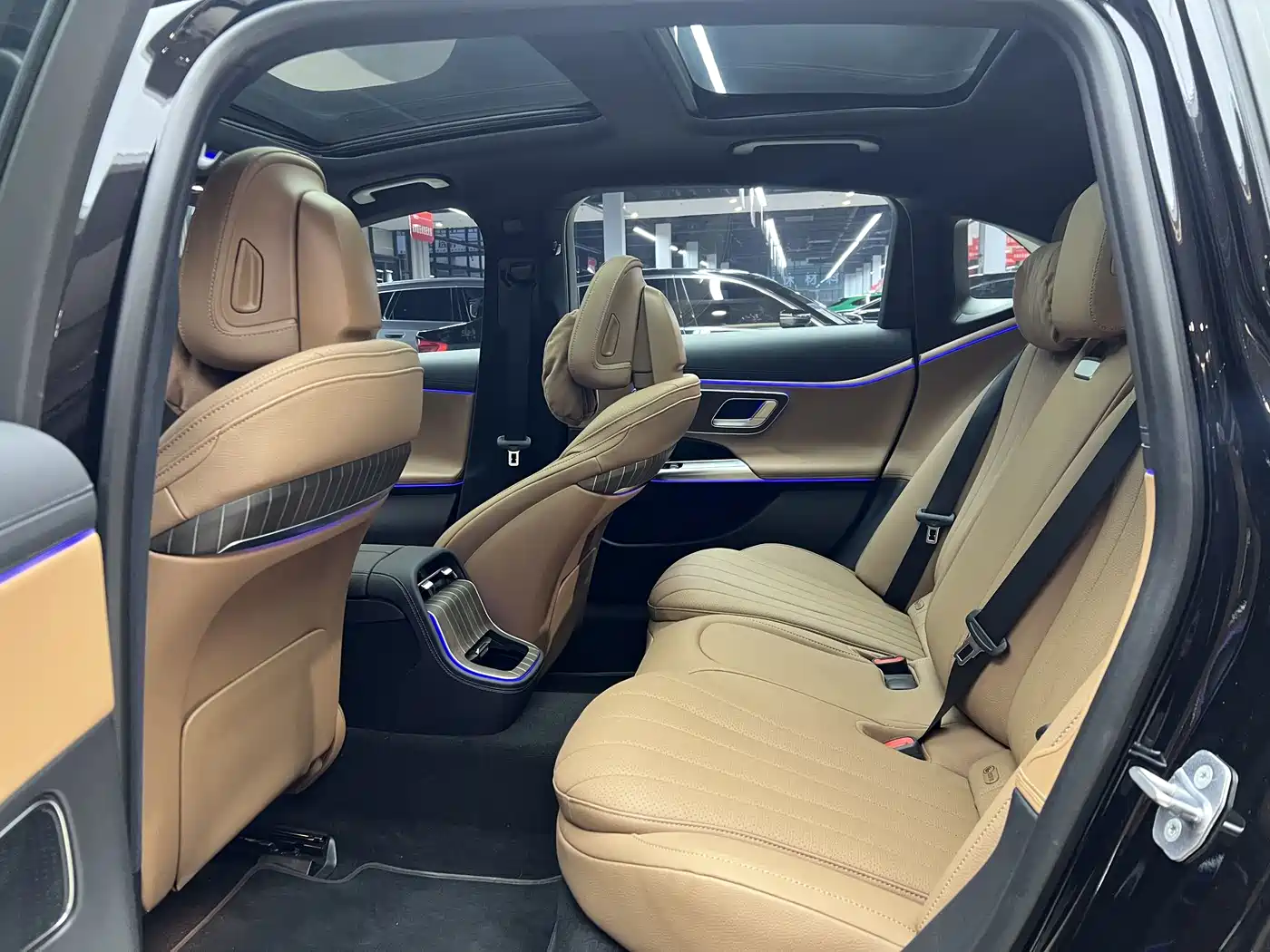 Mercedes-Benz E-Class New Energy 2024 E 350 e L Plug-in Hybrid Sedan фото 9