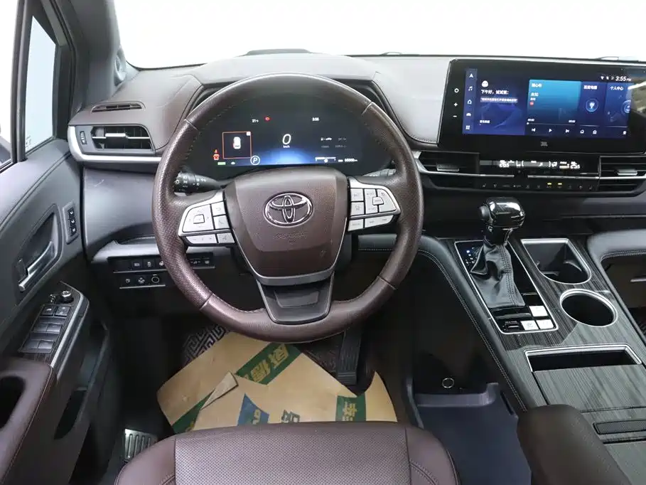 Toyota Sienna 2021 2.5L Hybrid Platinum Edition фото 27