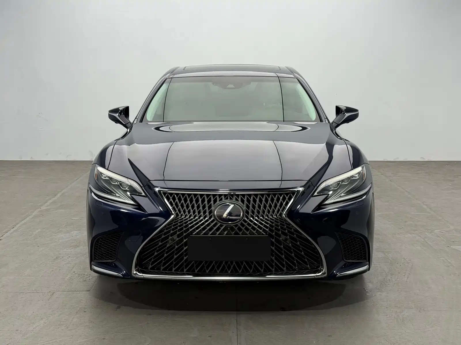 Фото 2 - Lexus LS