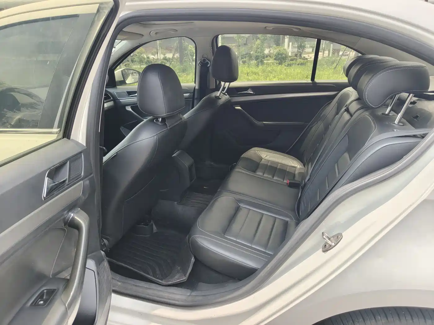 Volkswagen Lavida 2017 1.6L Automatic Comfort Edition фото 5