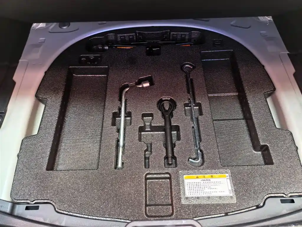 Lexus ES 2023 200 Excellence Edition фото 19