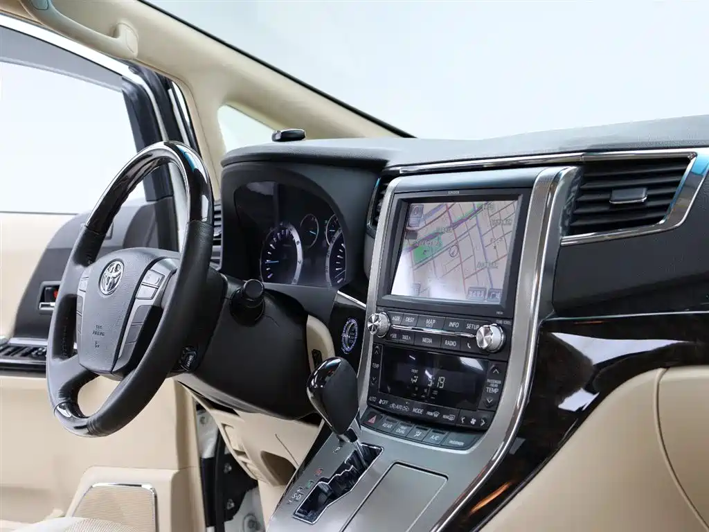 Toyota Alphard 2015 3.5L Premium Edition фото 12