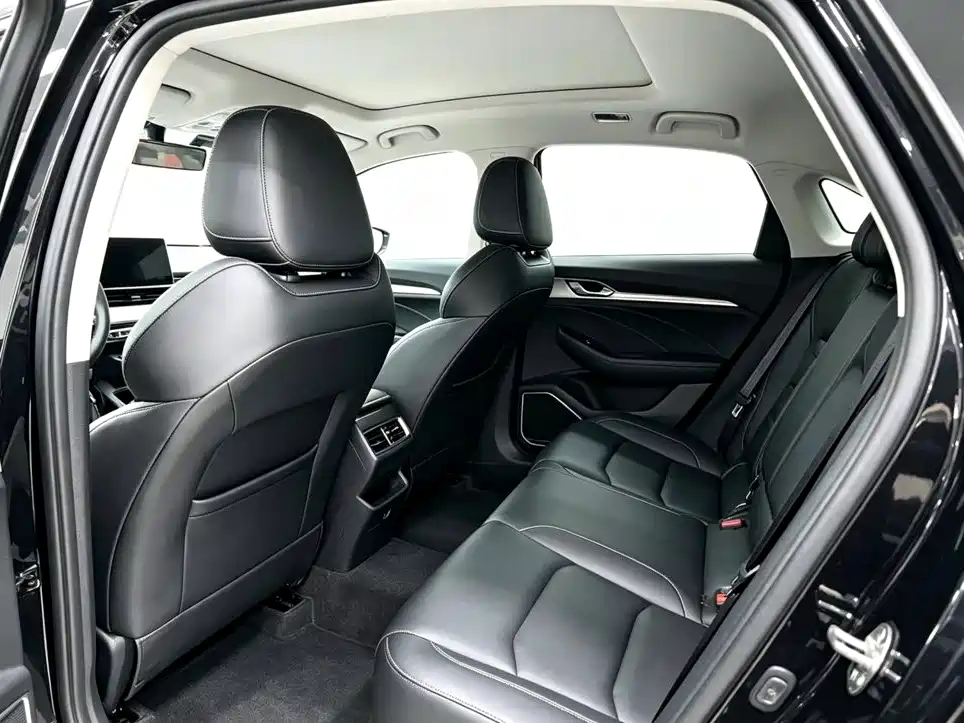 Фото 6 - Geely Preface
