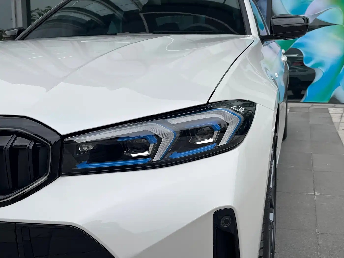 BMW 3 Series 2025 330Li Premium M Sport Night Edition фото 8